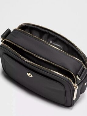 Lululemon Camera Bag 2L Logo